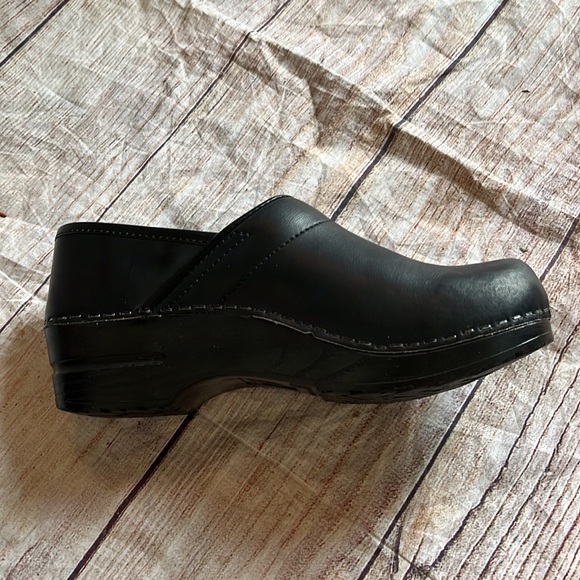 Dansko | women’s clog shoe size 37 6.5 - 7 black leather - Picture 15 of 17
